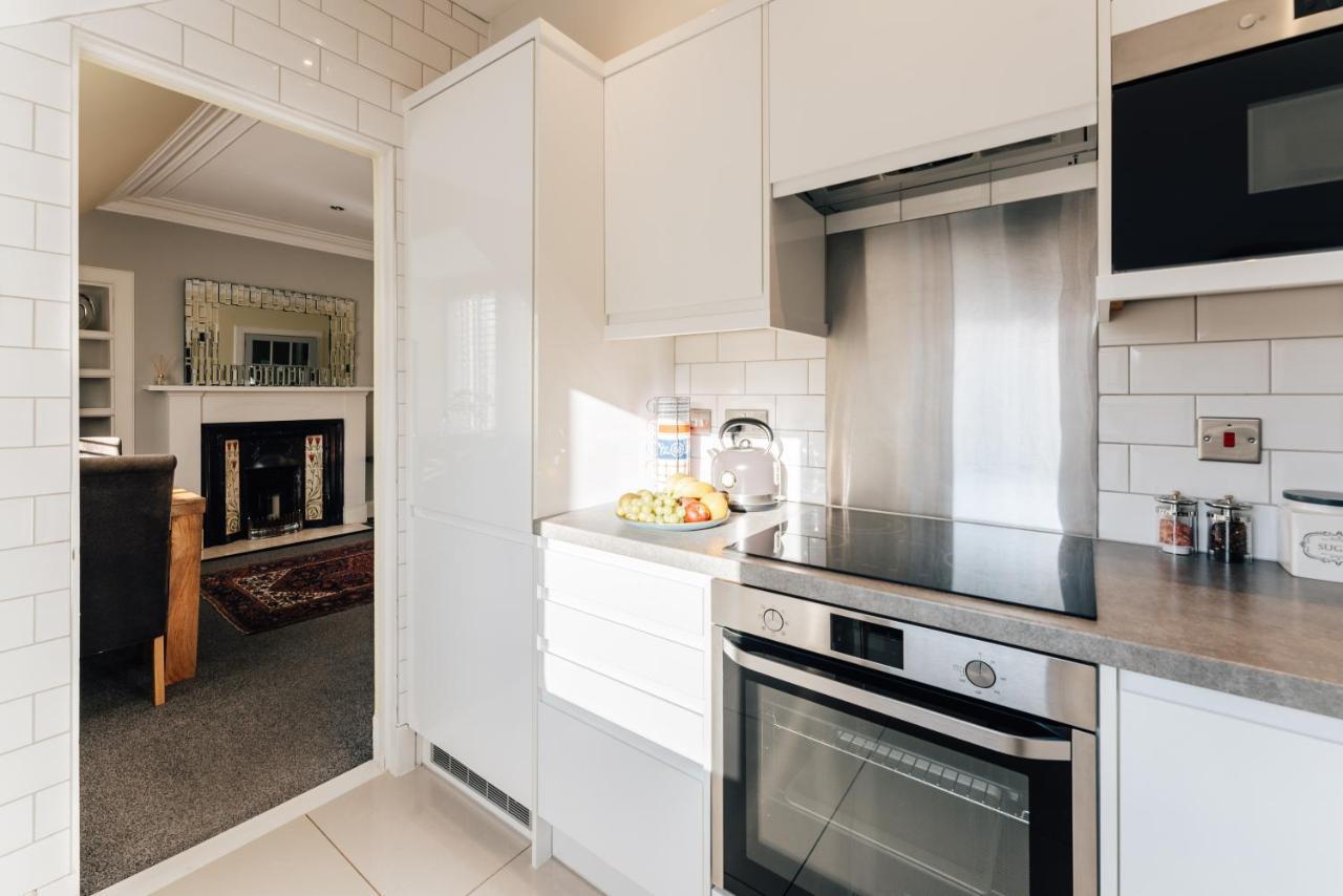 Luxury Inverness Central Apartment Private Parking Екстер'єр фото