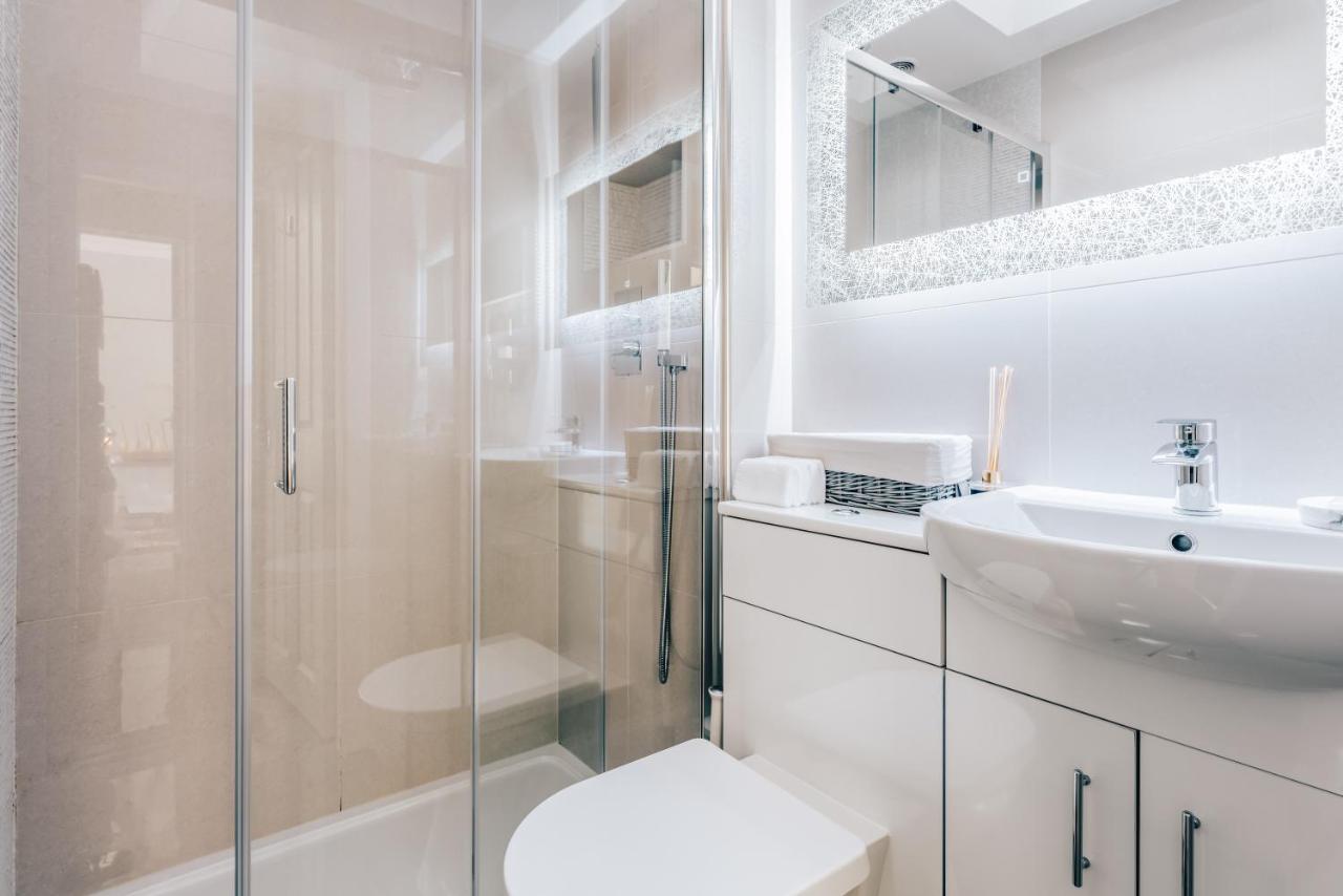 Luxury Inverness Central Apartment Private Parking Екстер'єр фото