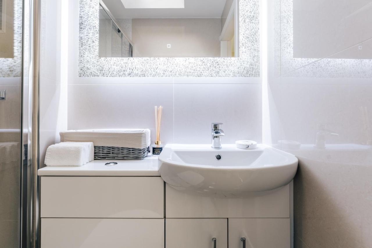 Luxury Inverness Central Apartment Private Parking Екстер'єр фото